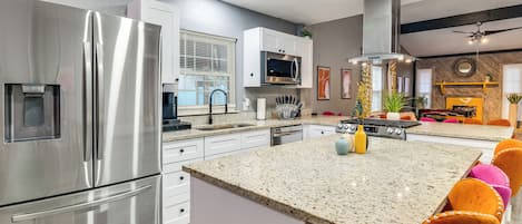 House (4 Bedrooms) | Interior