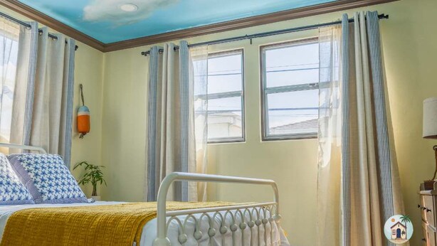 2 Schlafzimmer, Schreibtisch, Bügeleisen/Bügelbrett, Reisekinderbett