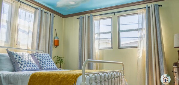 2 bedrooms, desk, iron/ironing board, travel crib