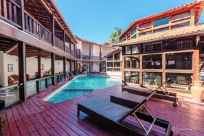 Pool - Rede Andrade Galeão (Porto Seguro)