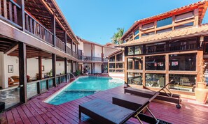 Pool - Rede Andrade Galeão (Porto Seguro)