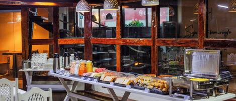 Petit déjeuner buffet