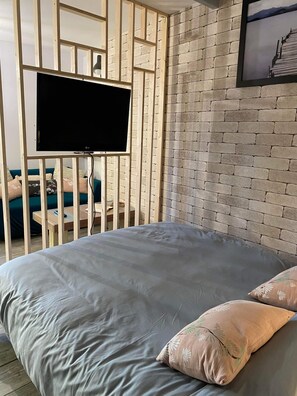 3 habitaciones, tabla de planchar con plancha, wifi y ropa de cama 