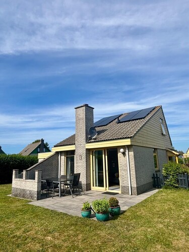 De Krab | Charmanter Bungalow mit Garten, Terrasse & Kamin | 200 m zum Strand