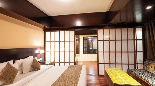 Premium room with balcony | Desk, soundproofing, free WiFi - Avianna Hungry Jack (Gangtok)