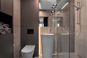 Apartamento, balcón | Baño
