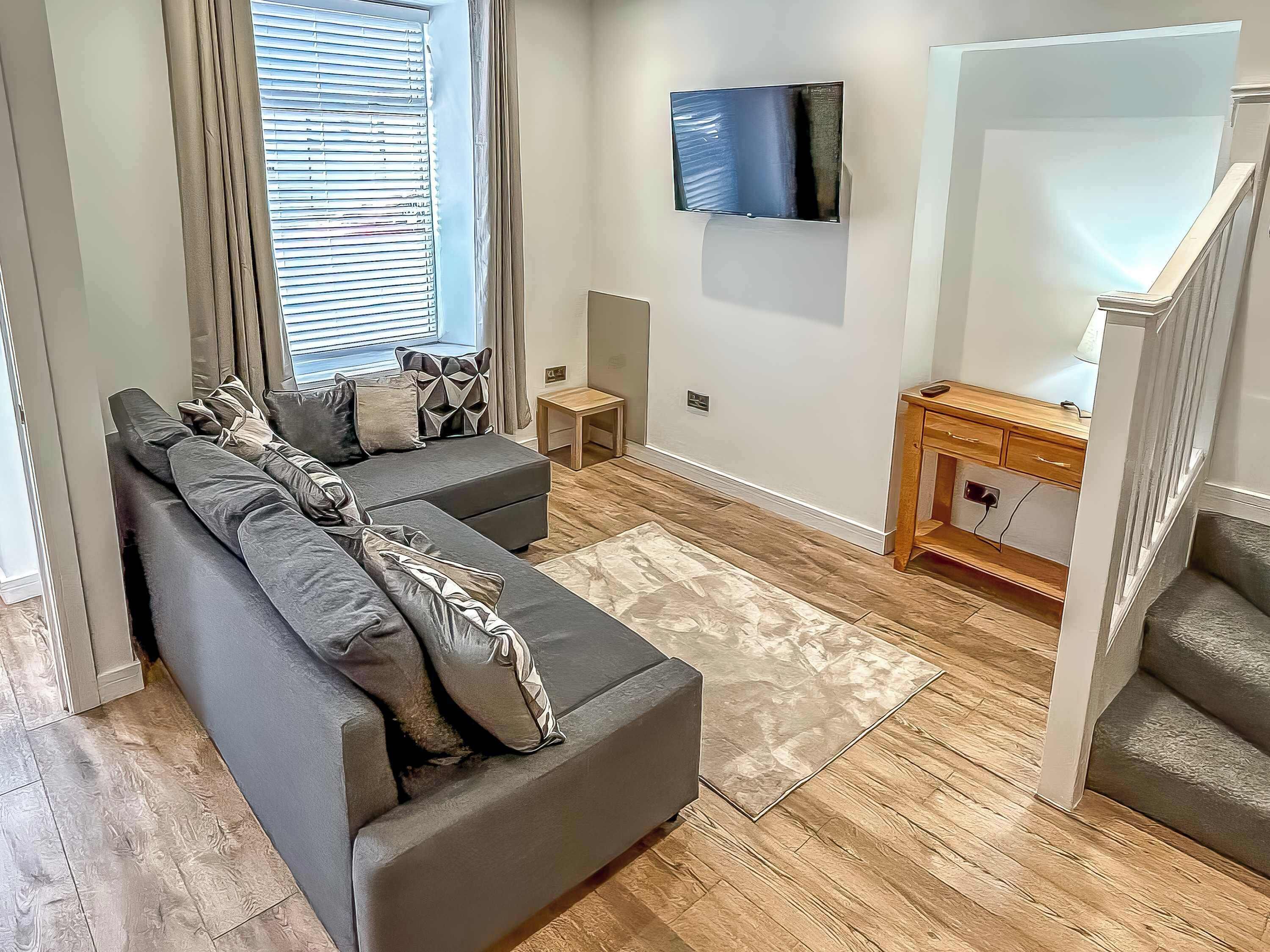 TV, DVD player, offices