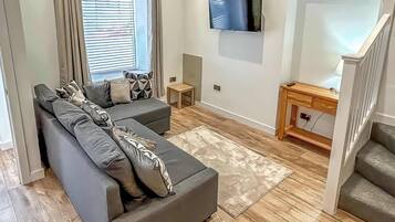 Tv, dvd-spelare och kontor