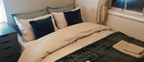 1 bedroom, iron/ironing board, WiFi, bed sheets