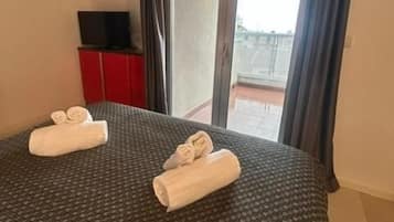 In-room safe, iron/ironing board, free WiFi