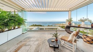 Interior - Exclusive Ocean-View Villa, 200m from the Beach (Plettenberg Bay)