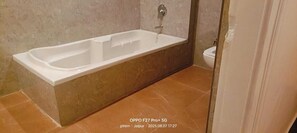 Bathroom - Hotel Glitz (Jaipur)