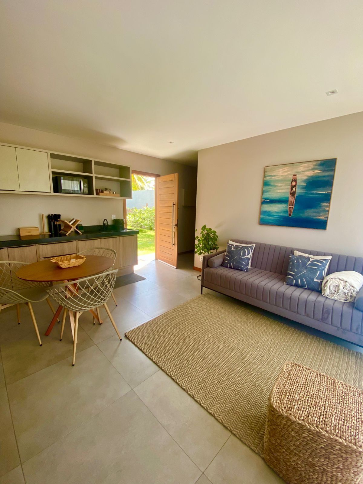 Deluxe Double Room, 1 King Bed with Sofa bed | Living area | Smart TV