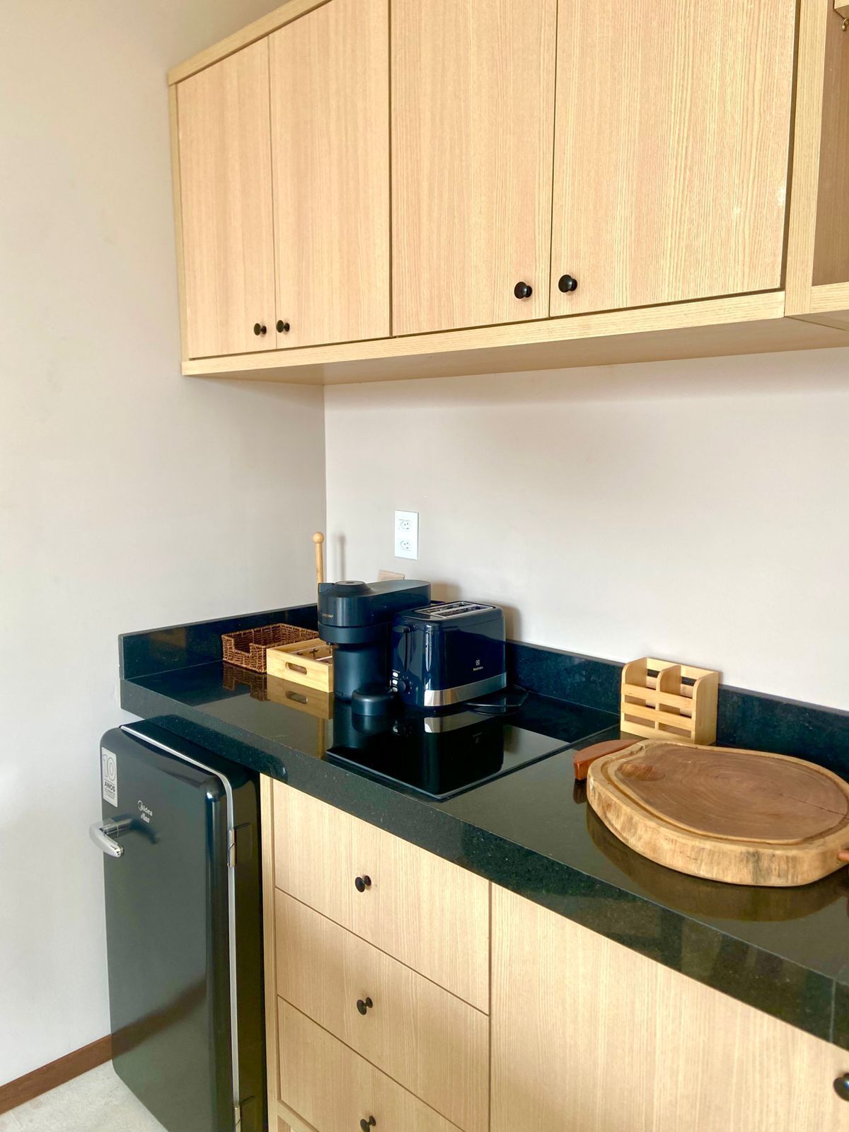 コンフォート トリプルルーム ベッド (複数台) プールビュー | 専用キッチン | 電子レンジ、オーブン、エスプレッソマシン、調理器具と食器