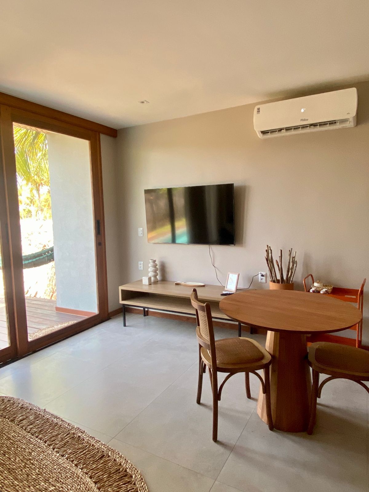 Comfort Double Room, 1 King Bed with Sofa bed | Living area | Smart TV