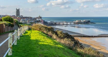 Brackenhurst Cottage is a charming two bedroom annex, with its own fully enclosed garden and private