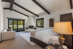 4 habitaciones, escritorio, tabla de planchar con plancha y wifi 