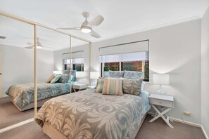 3 bedrooms, desk, WiFi, bed sheets