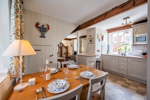 Dining - Lifeboat Cottage is cosy two bedroom cottage in the heart of Brancaster, dating back to the 18th Cen (Brancaster)
