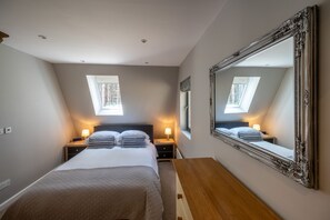 3 chambres, fer et planche à repasser, accès Internet, draps fournis