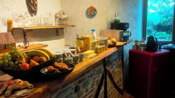 含每日吃到飽早餐