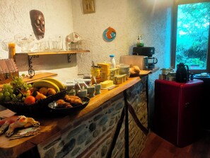 Free daily buffet breakfast