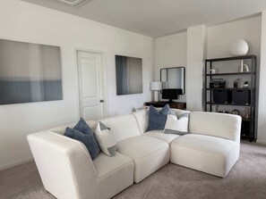 テレビ、書斎 / ワークスペース