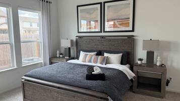 4 chambres, bureau, Wi-Fi, draps fournis