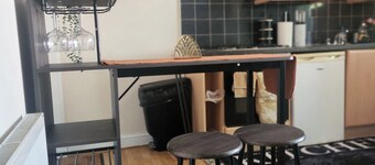 Tettenhall Road Retreat - Modern Apartment