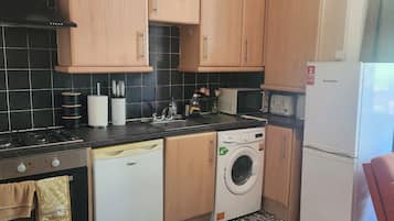 Frigorífic, microones, forn i placa de cuina