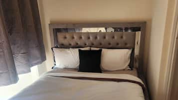 1 dormitori, wifi gratuïta i roba de llit