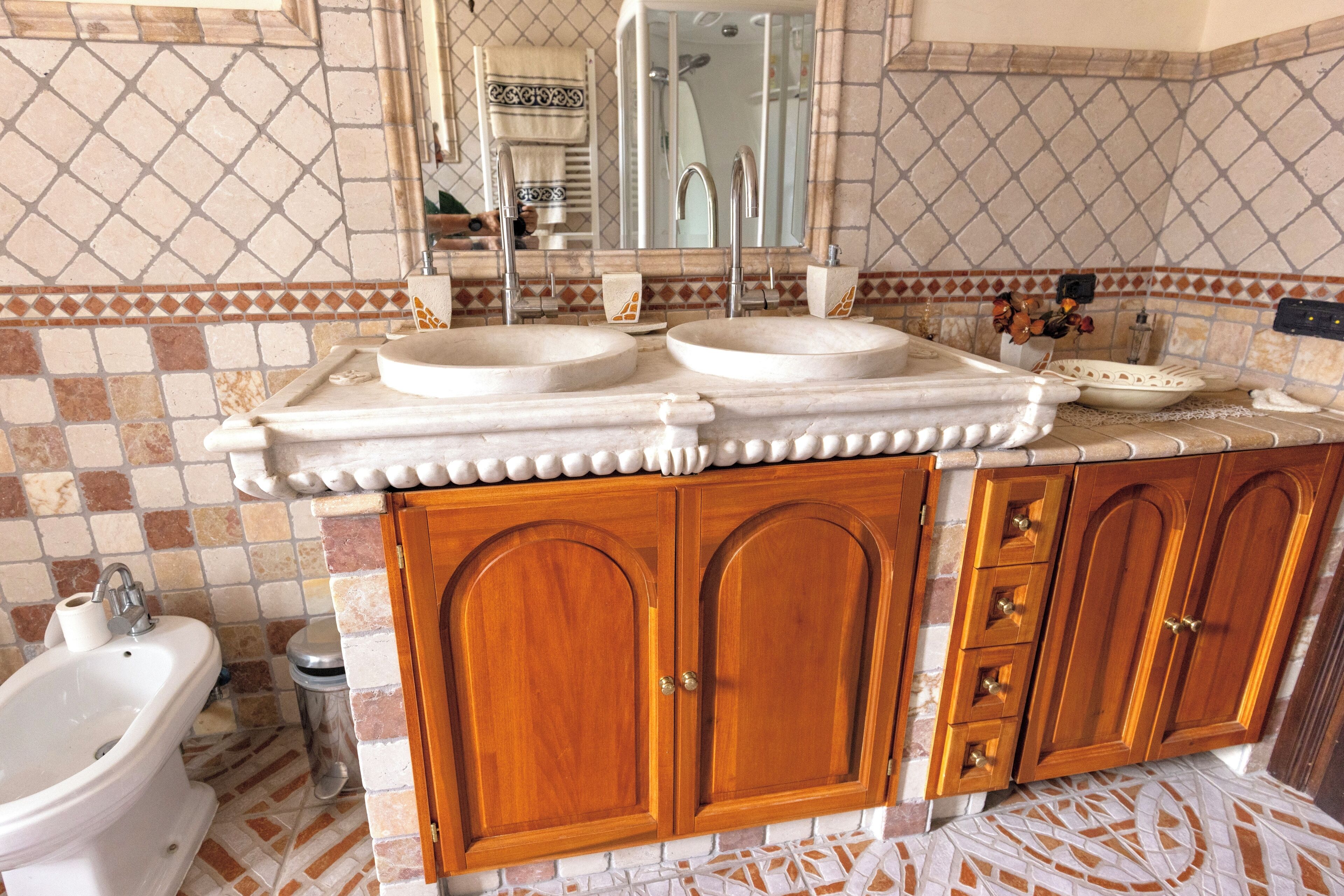 Dusche, Haartrockner, Bidet, Handtücher