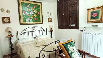 3 bedrooms, bed sheets