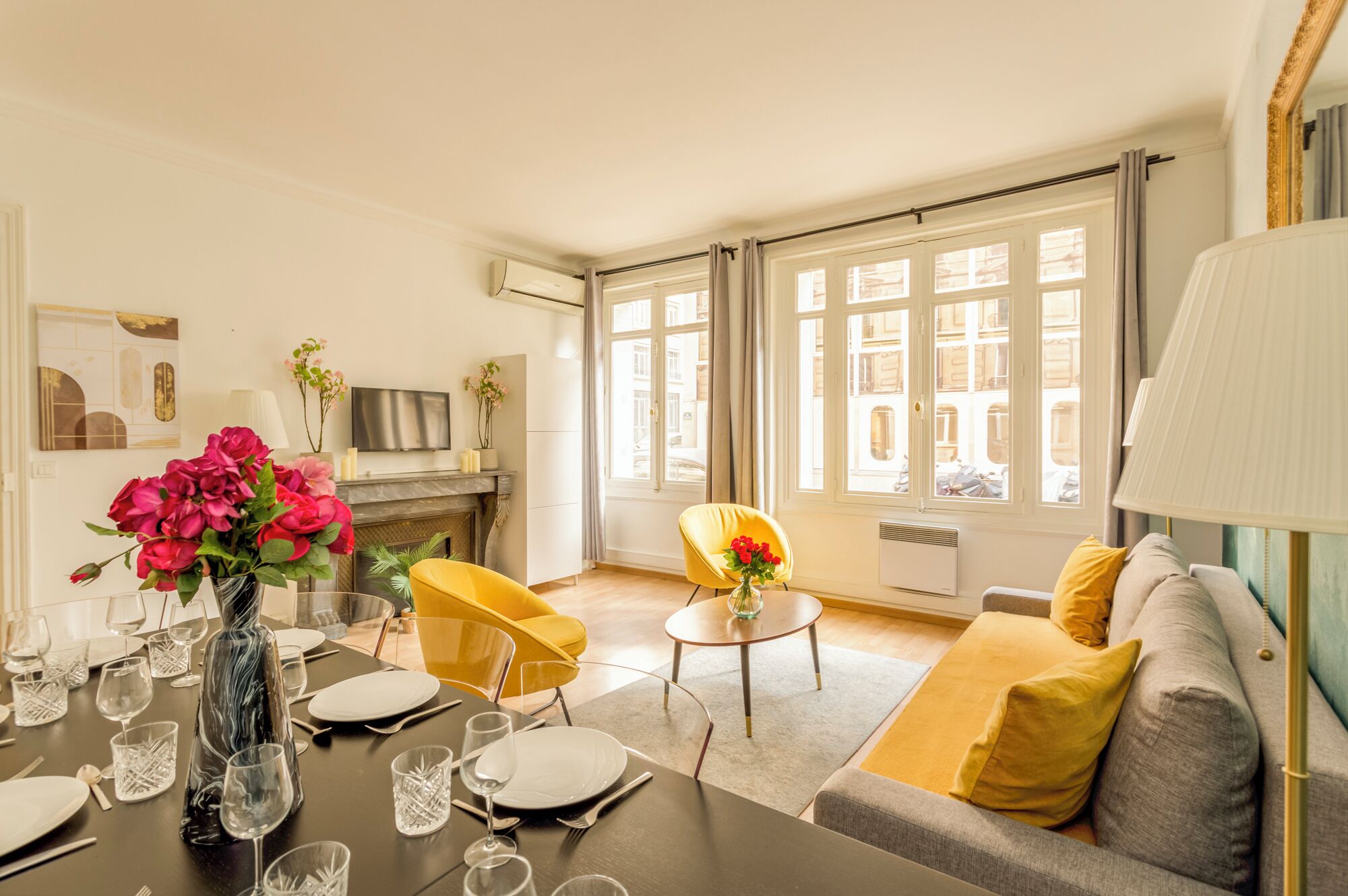 Apartemen | Area keluarga | Smart TV 32-inci dengan saluran TV kabel, Netflix, dan layanan streaming