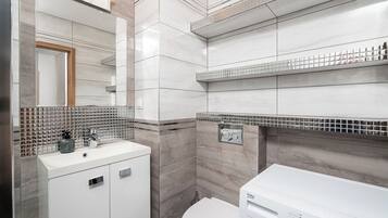 Apartment, Balcony | Bathroom