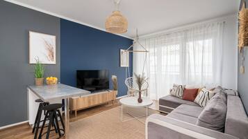 Apartment, Balcony | Living room