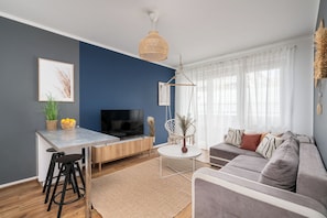 Apartment, Balcony | Living room