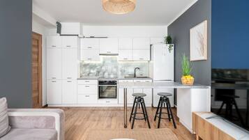 Apartment, Balcony | Private kitchen