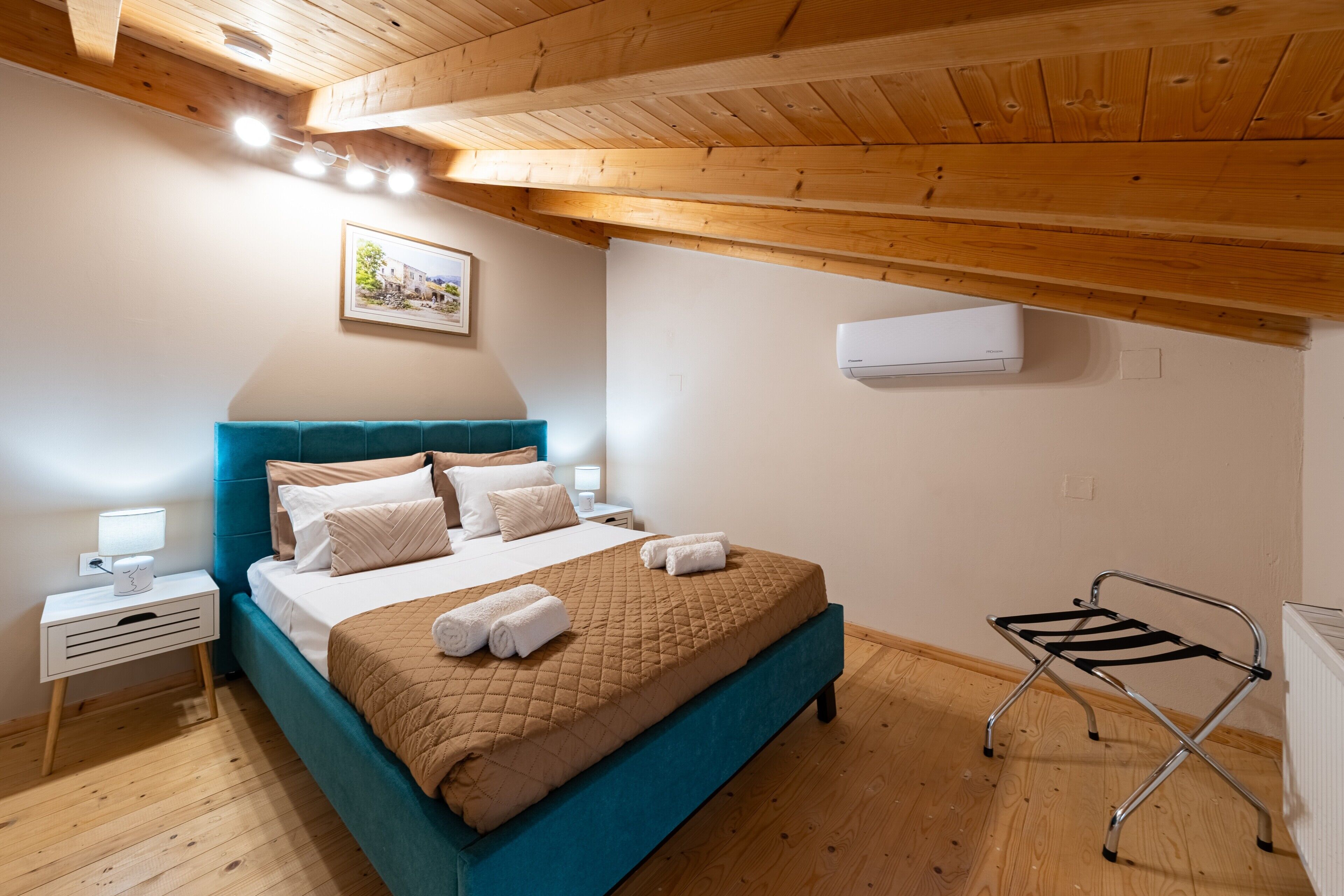 4 makuuhuonetta, silitysrauta/-lauta, Wi-Fi, vuodevaatteet