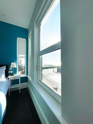 7 habitaciones, tabla de planchar con plancha, wifi y ropa de cama
