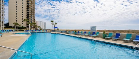 Appart'hôtel, 2 chambres | Piscine | Piscine couverte, piscine extérieure