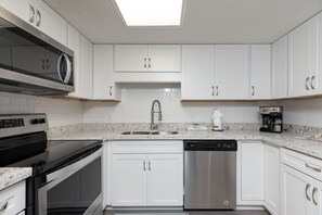 Condo, 2 Bedrooms | Private kitchen - Phoenix Vi 6609 2 Bedroom Condo (Orange Beach)