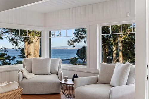 3987 Lovers Point Whitewater Cottage, Bay View!