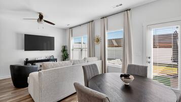 Townhome, 3 Bedrooms | Interior