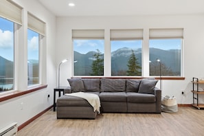 House, 3 Bedrooms | Living area | Smart TV - Cozy 3br Alaska Retreat With Private Sauna 3 Bedroom Home (Ketchikan)
