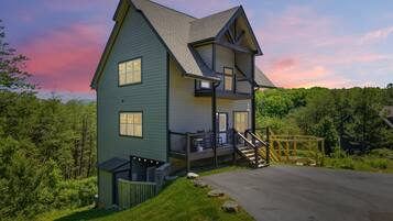 Cabin, 3 Bedrooms | Exterior