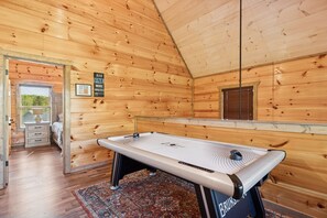 Mökki, 3 makuuhuonetta | Pelihuone