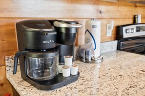 Cabin, 3 Bedrooms | Coffee and/or coffee maker