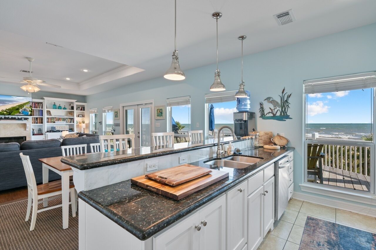 House, 3 Bedrooms | Private kitchen | Fridge