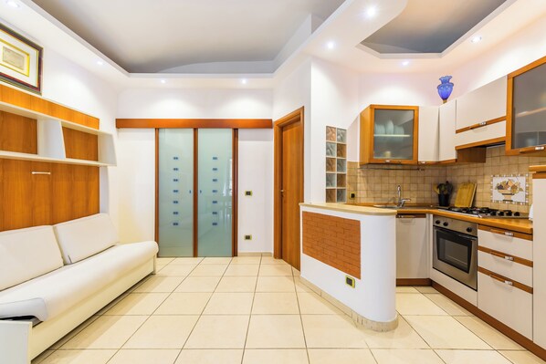 สตูดิโอ (0 Bedroom) | บริเวณนั่งเล่น | ทีวี